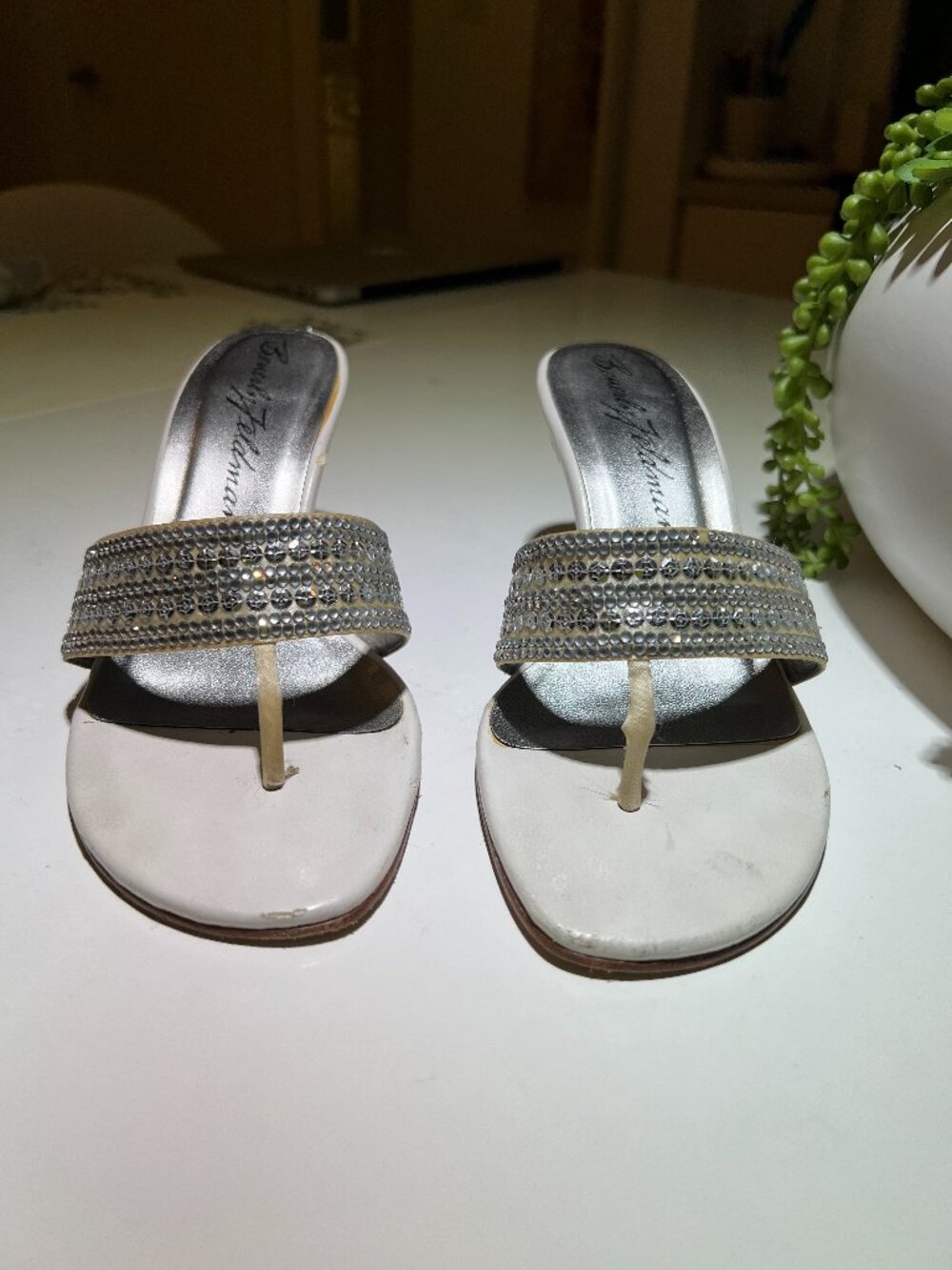 Beverly Feldman Stella White Sequins & Bead 3" heels Sz 7.5